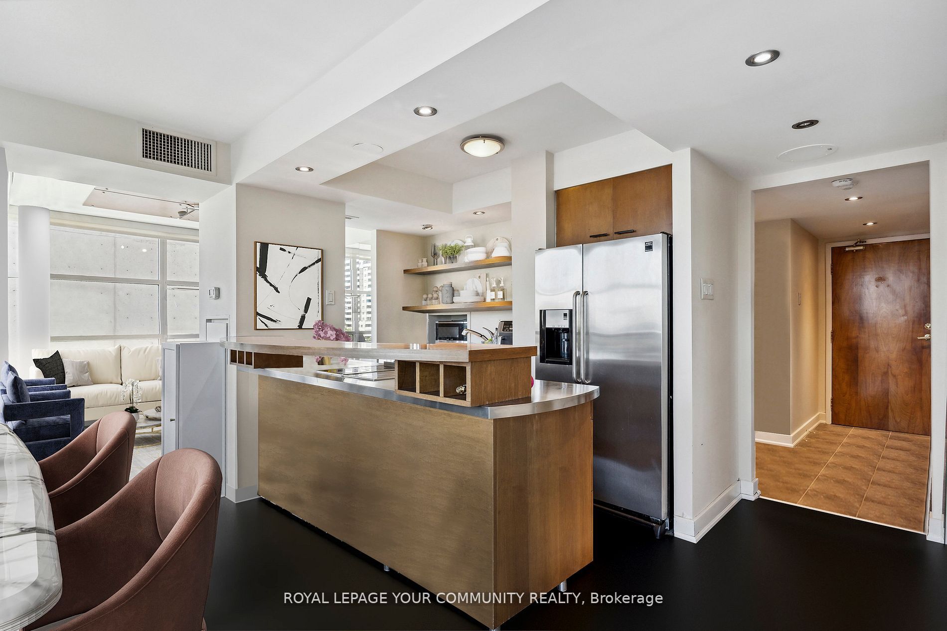 409 Bloor St E, #602