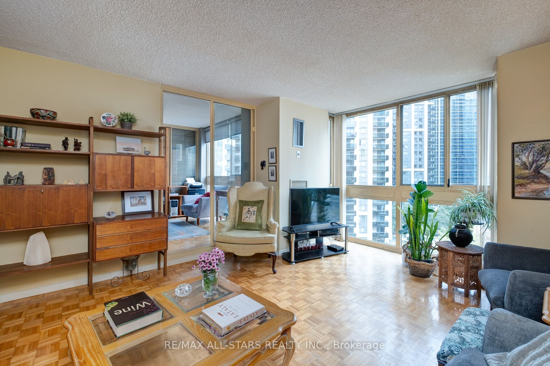 131 Beecroft Rd, #804