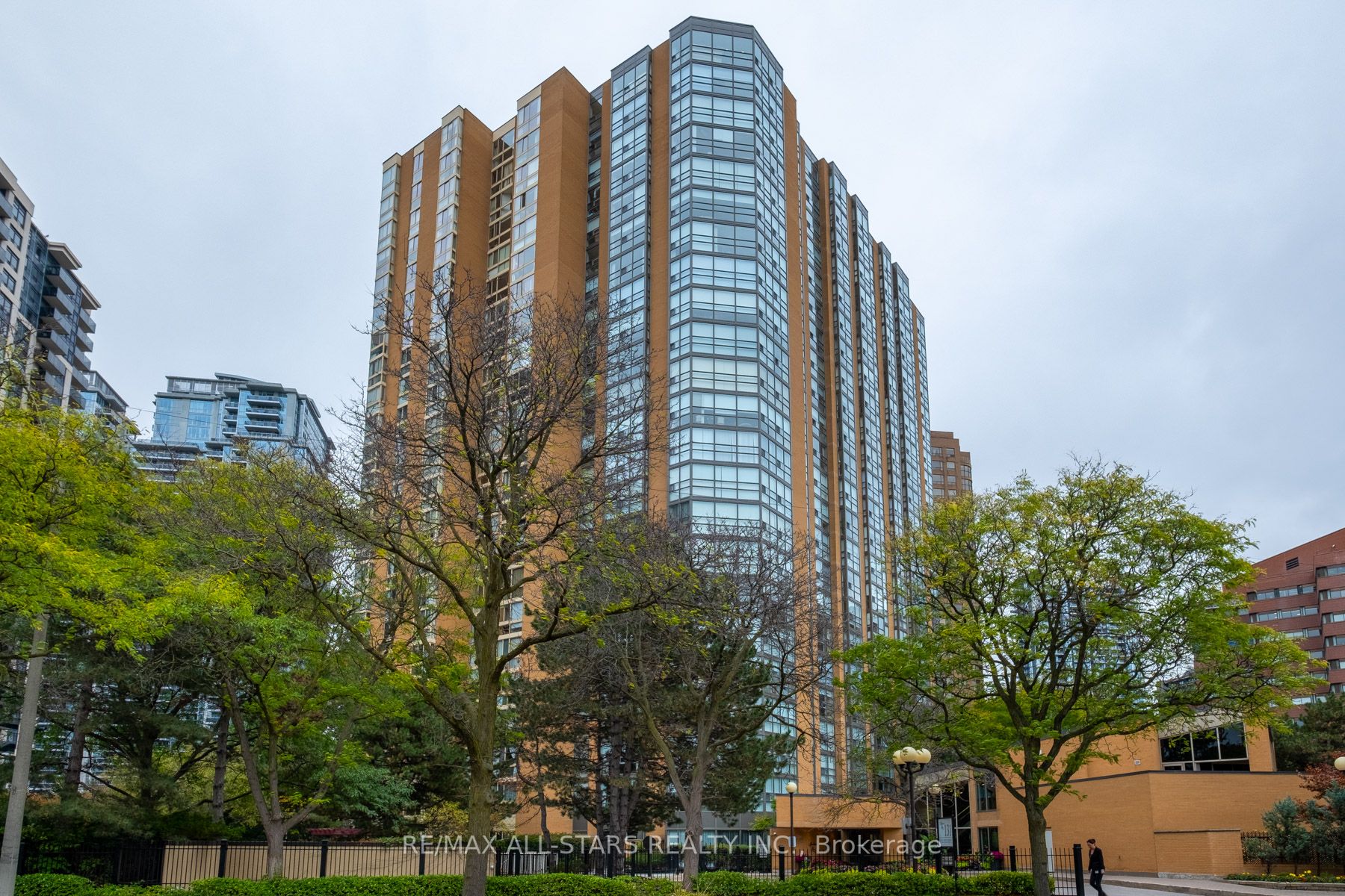 131 Beecroft Rd, #804