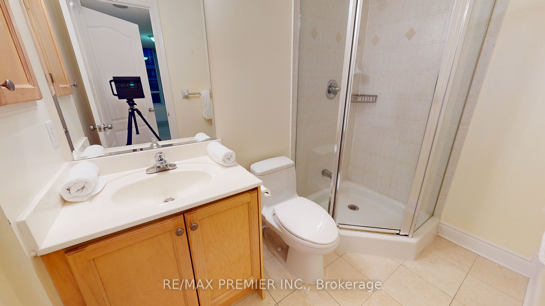 3 Rean Dr, #Ph#2601