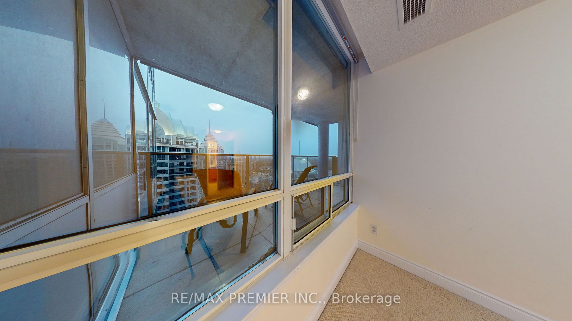 3 Rean Dr, #Ph#2601