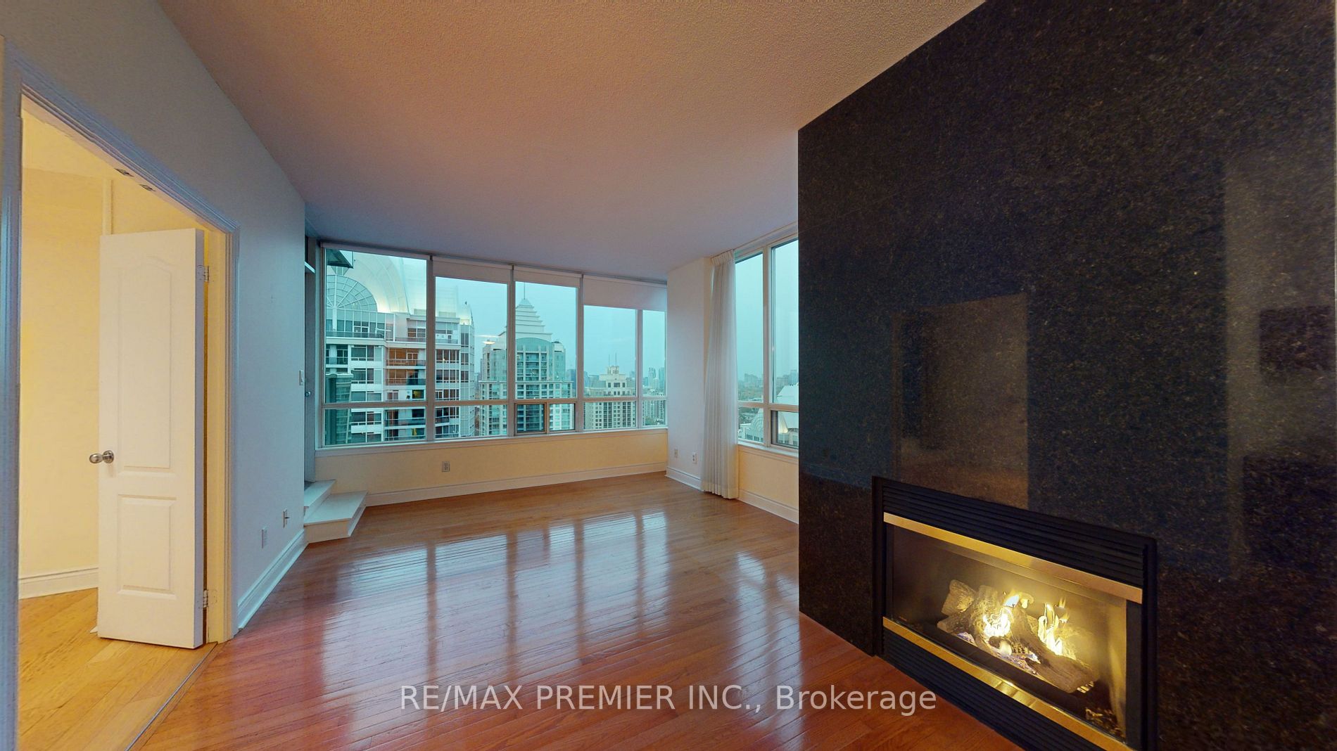 3 Rean Dr, #Ph#2601
