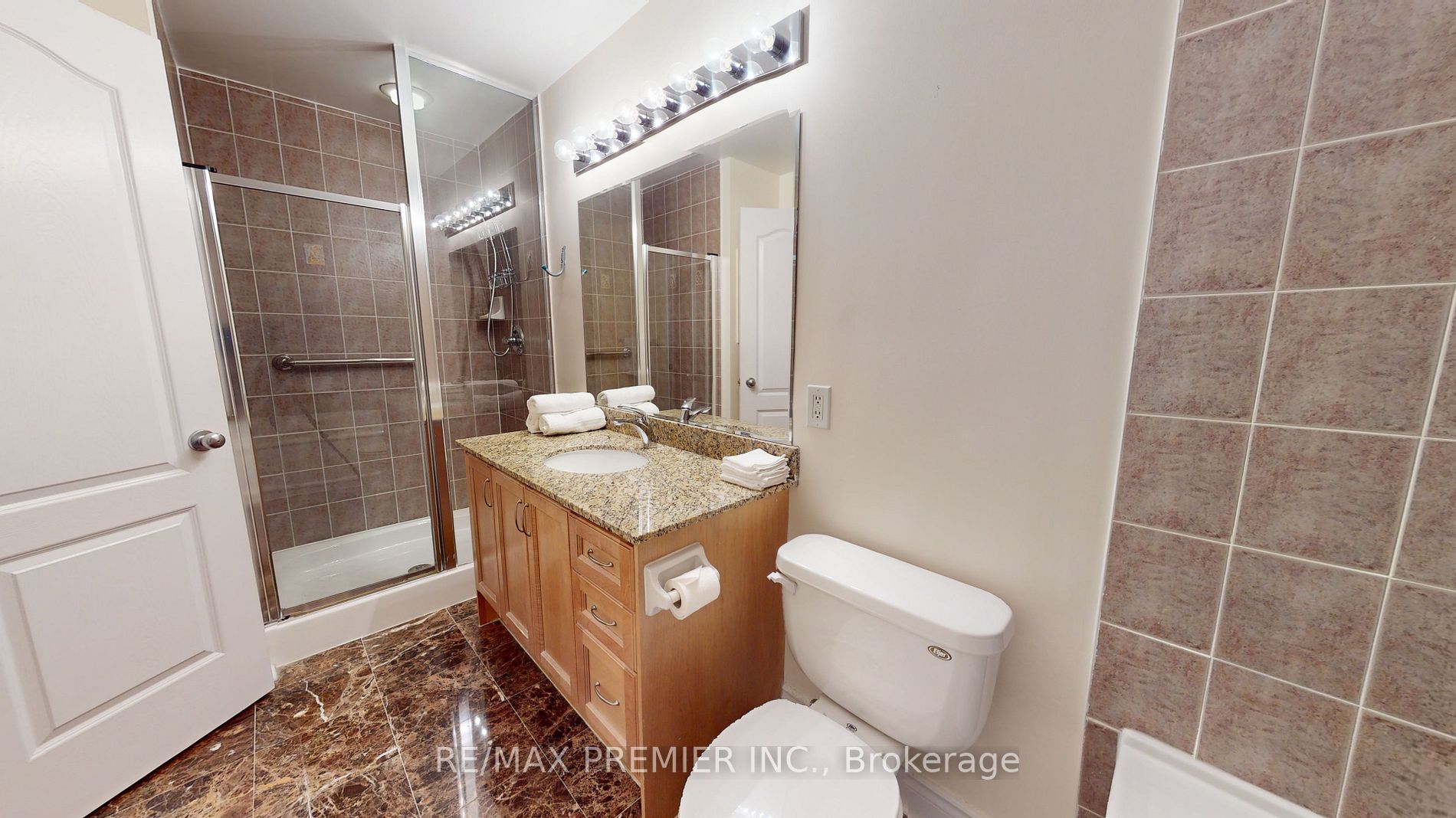 3 Rean Dr, #Ph#2601