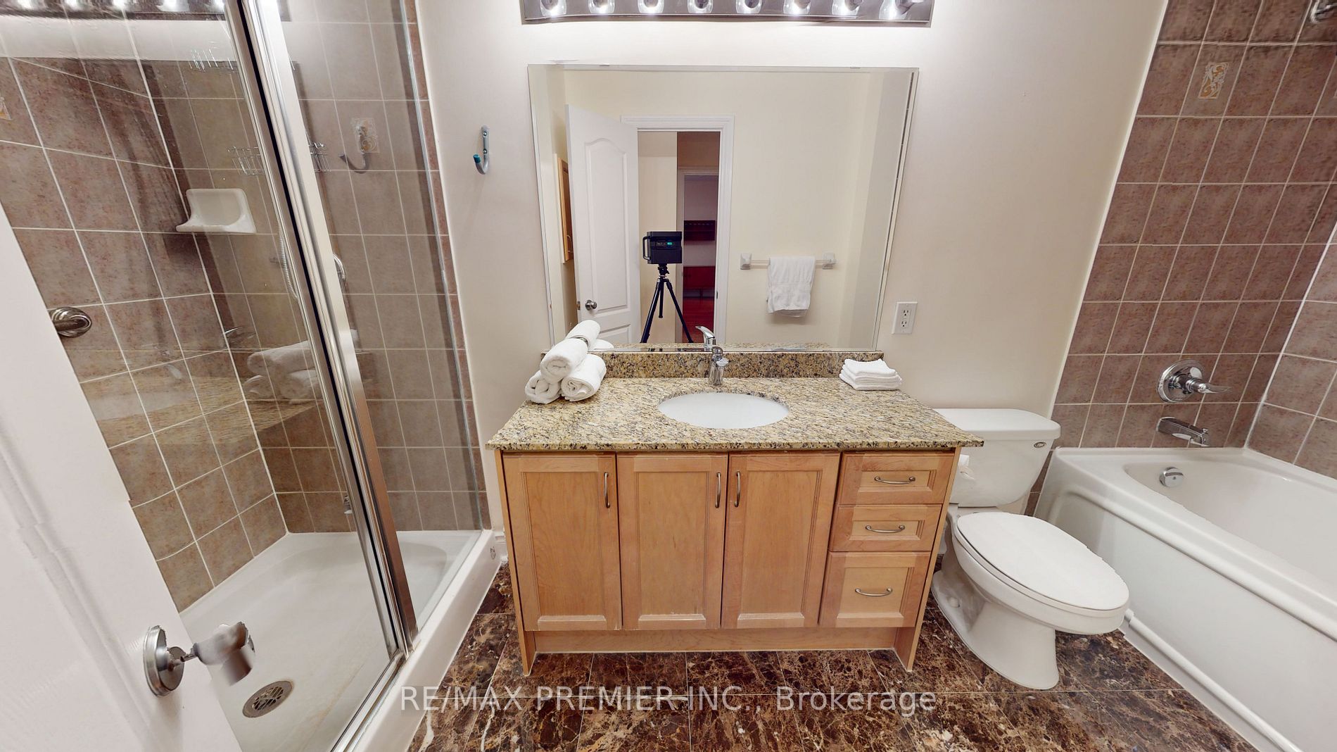 3 Rean Dr, #Ph#2601