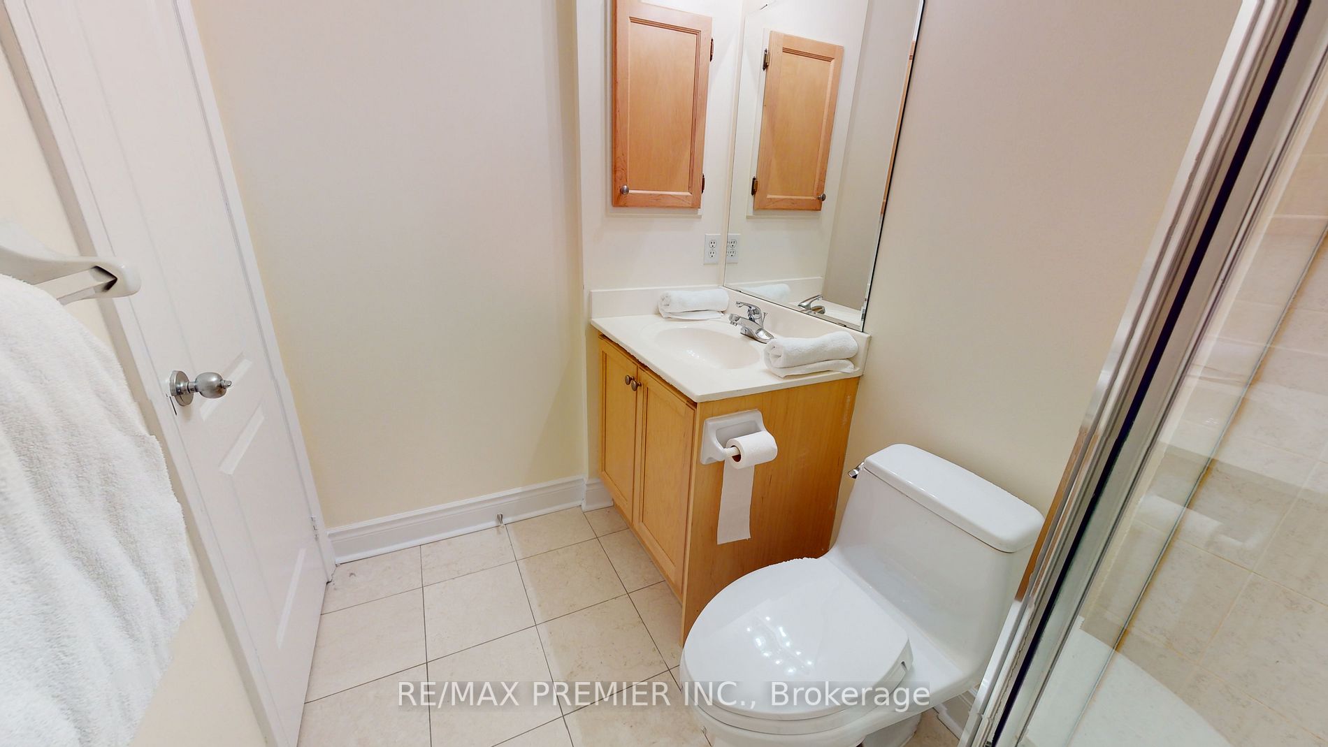 3 Rean Dr, #Ph#2601