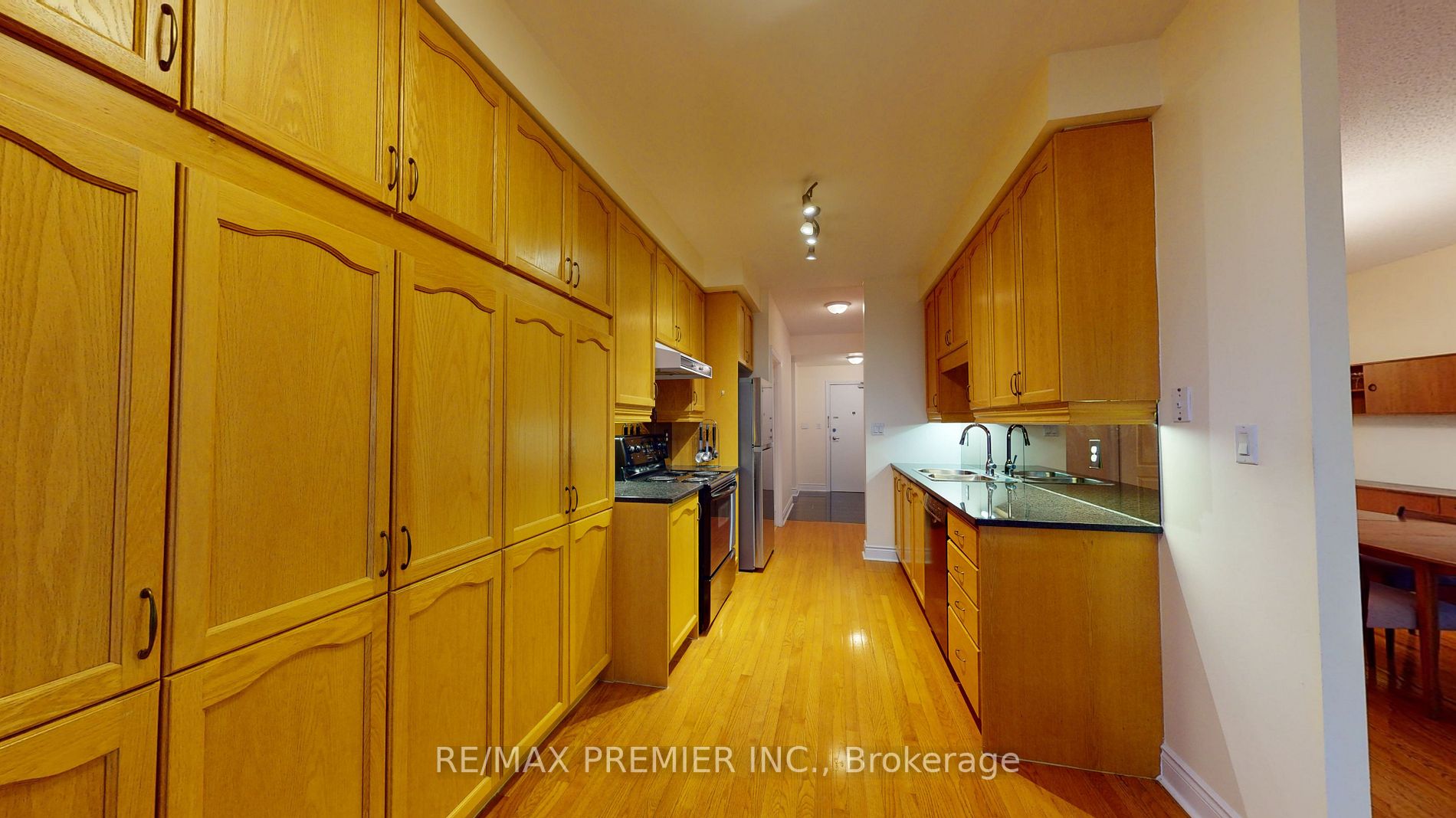 3 Rean Dr, #Ph#2601