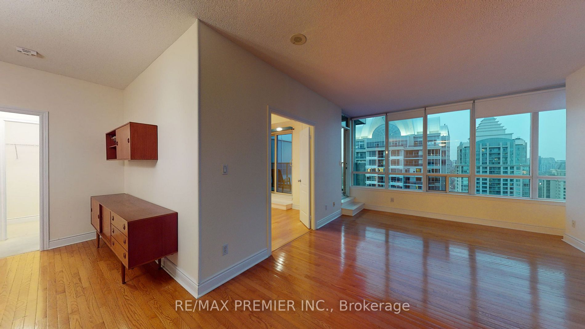 3 Rean Dr, #Ph#2601