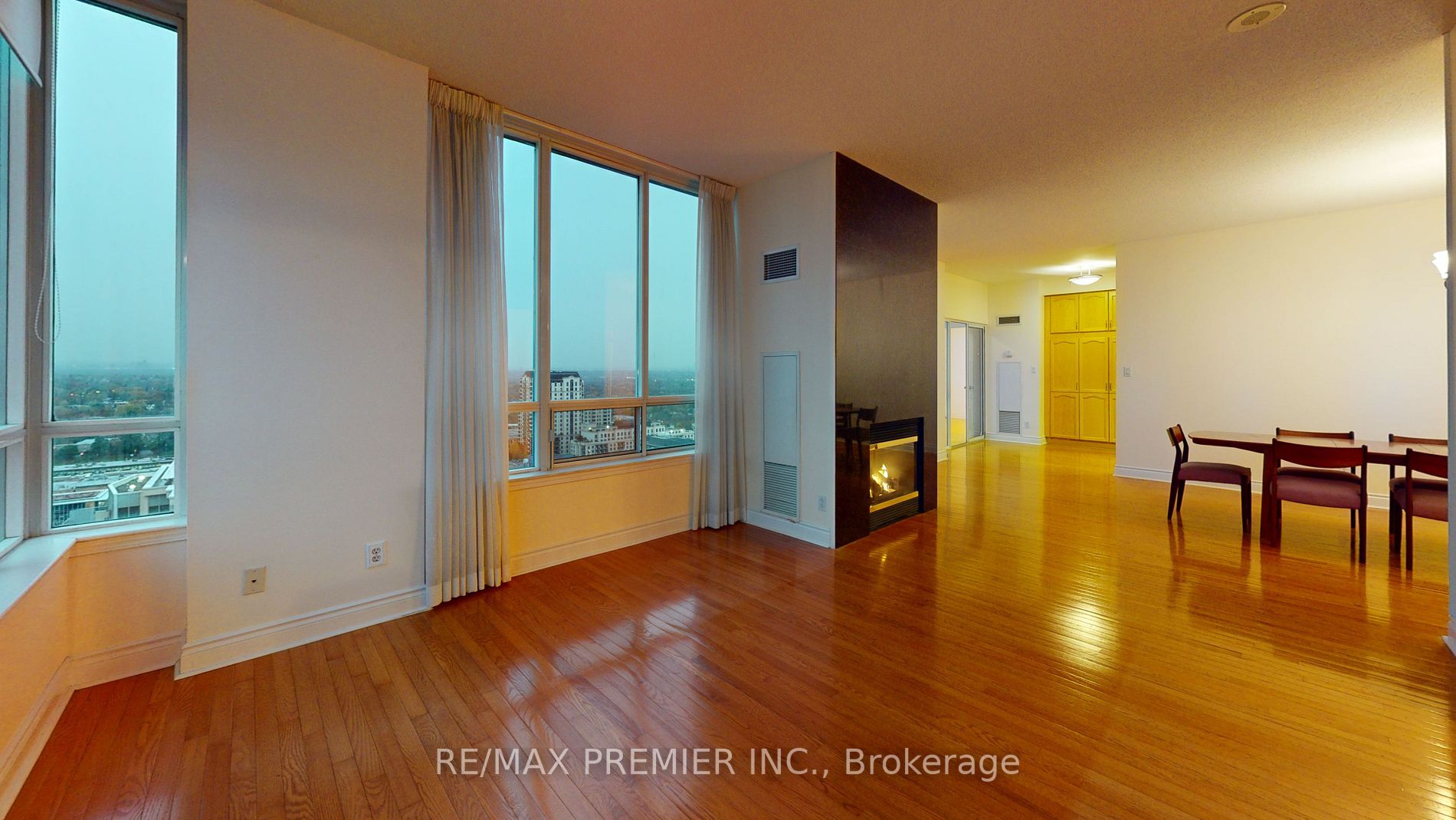 3 Rean Dr, #Ph#2601