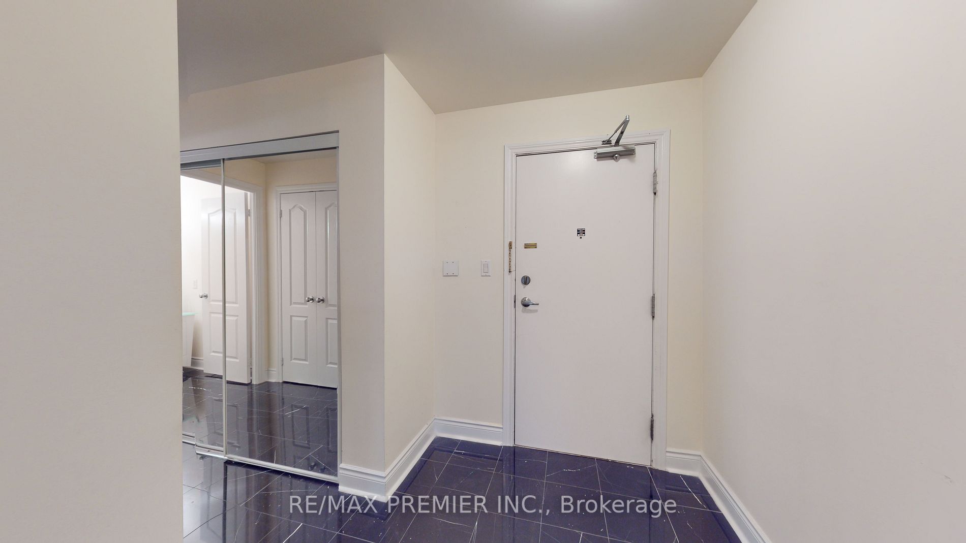 3 Rean Dr, #Ph#2601