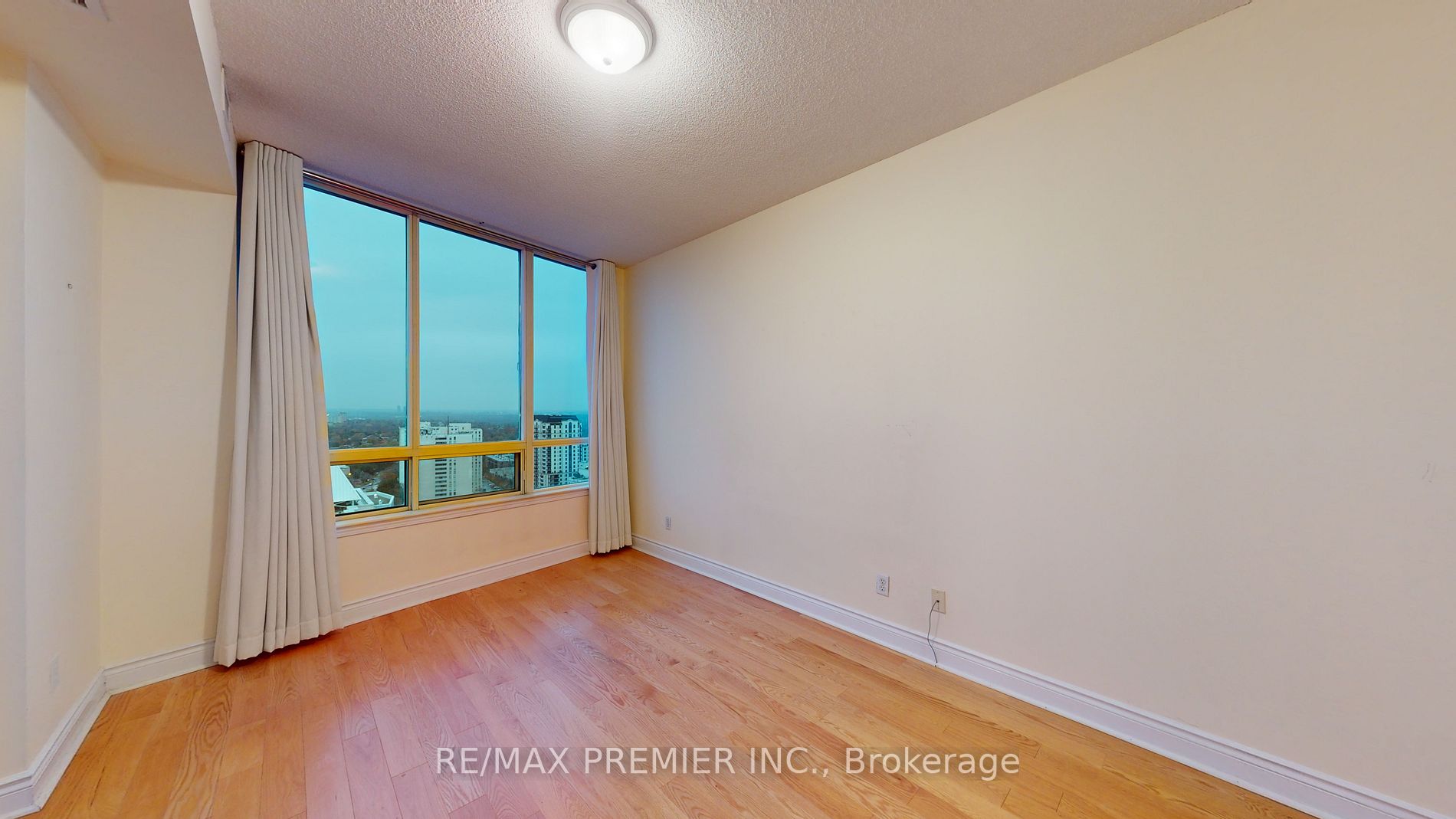 3 Rean Dr, #Ph#2601