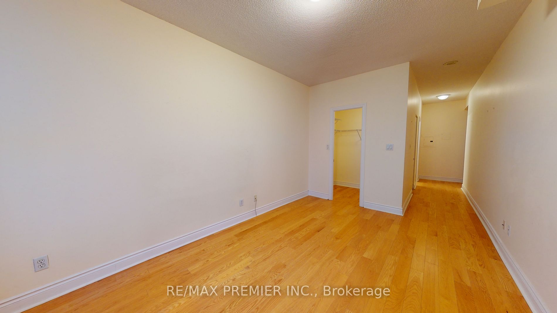 3 Rean Dr, #Ph#2601