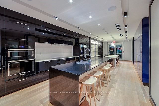 30 Roehampton Ave, #2407