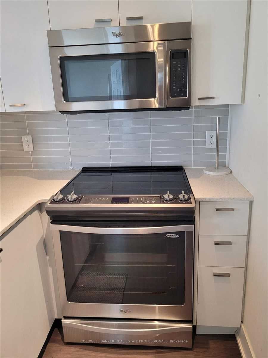 30 Roehampton Ave, #2407