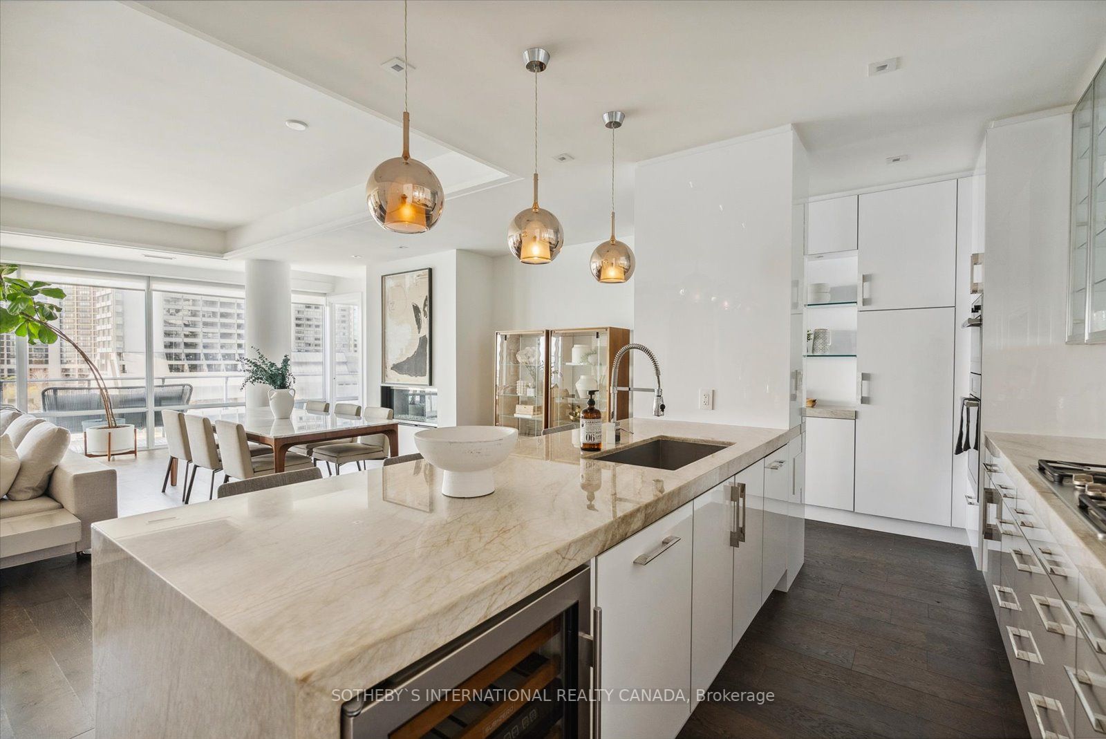 29 Queens Quay E, #705