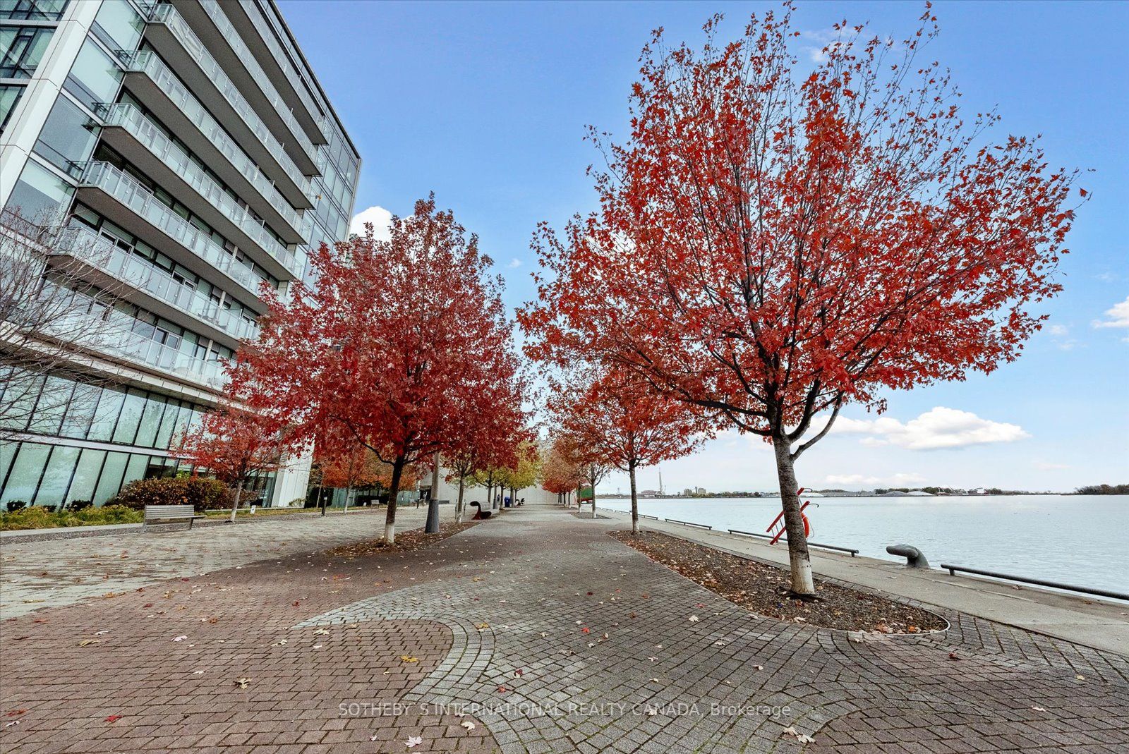 29 Queens Quay E, #705