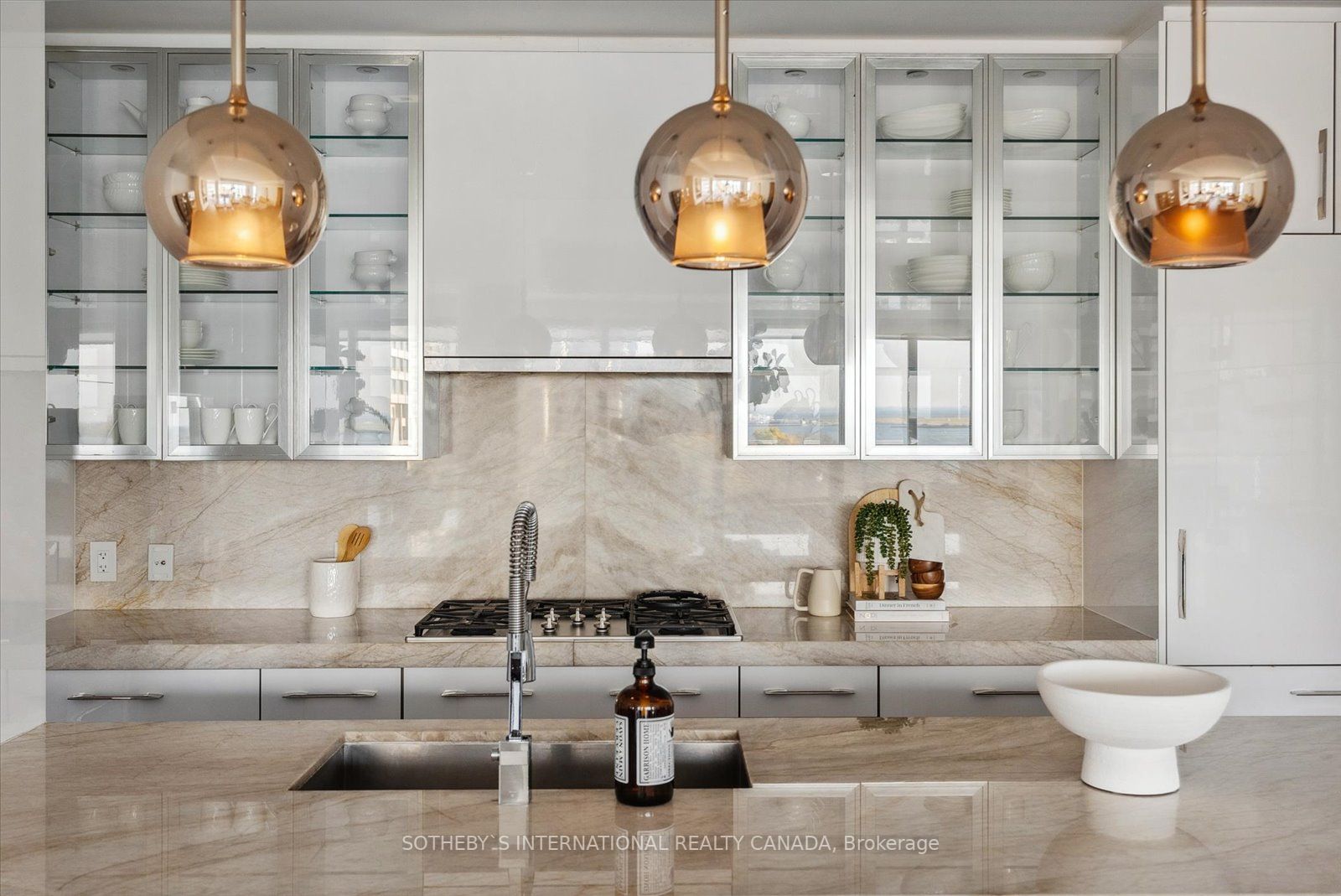 29 Queens Quay E, #705