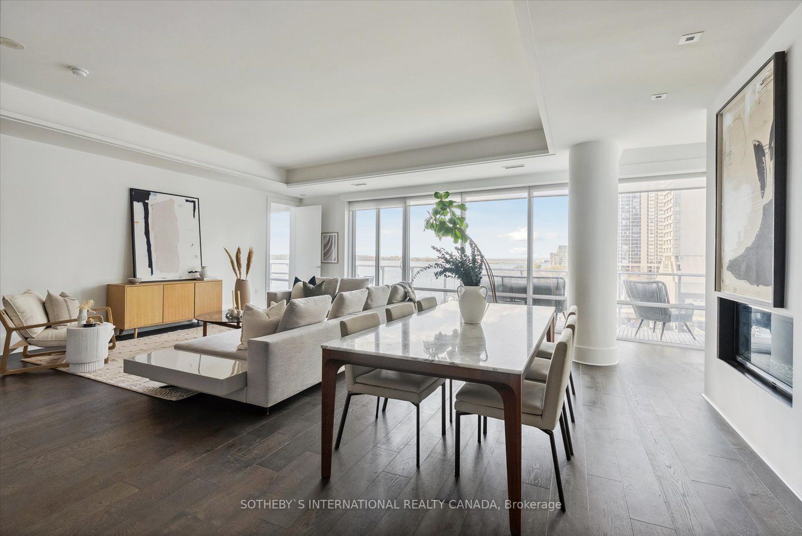 29 Queens Quay E, #705