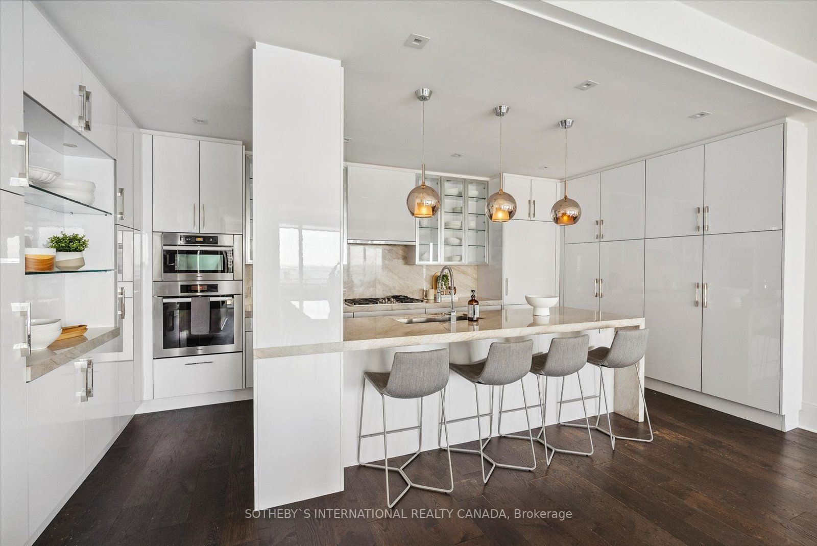 29 Queens Quay E, #705