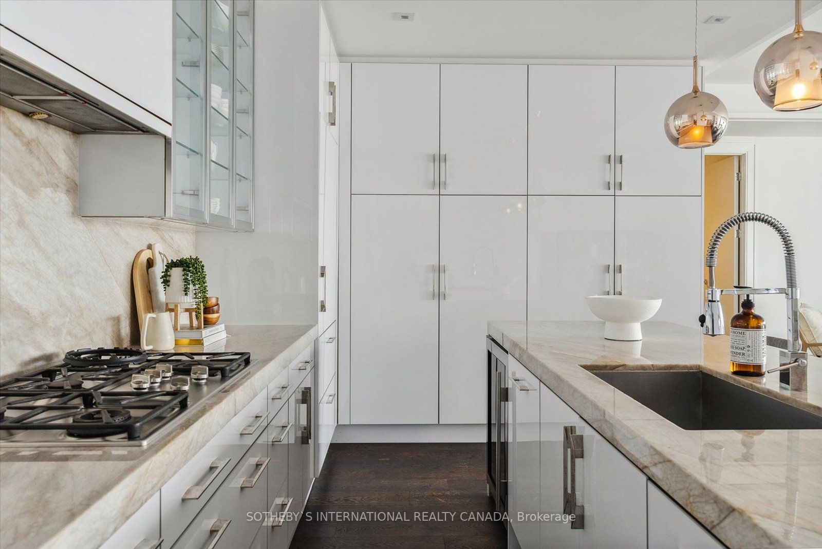 29 Queens Quay E, #705