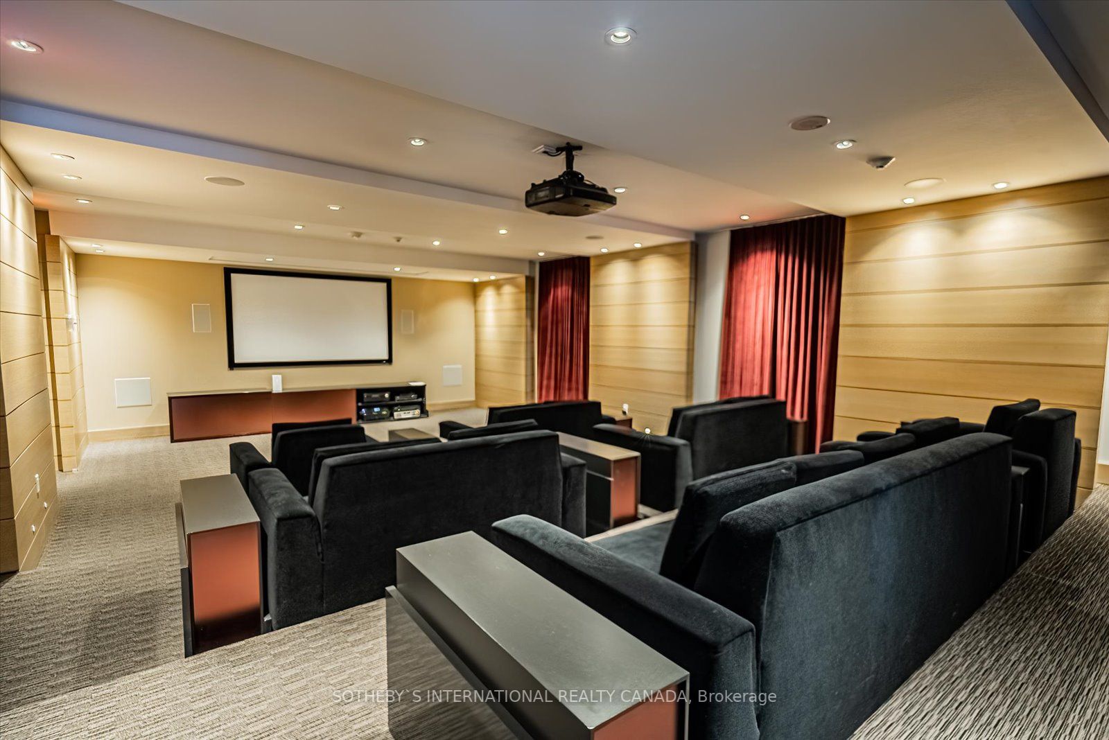 29 Queens Quay E, #705