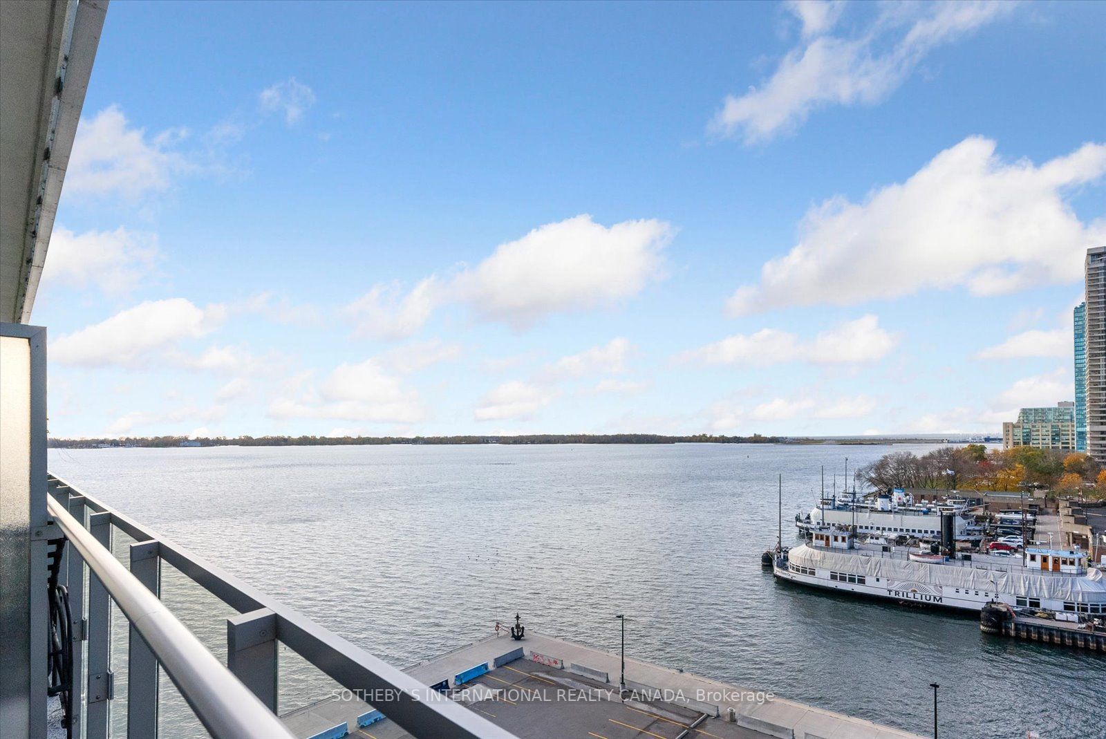 29 Queens Quay E, #705