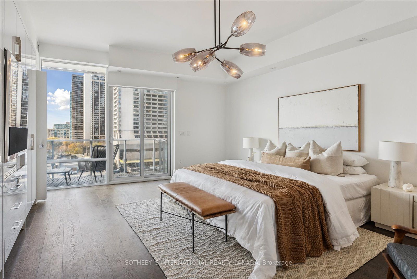 29 Queens Quay E, #705
