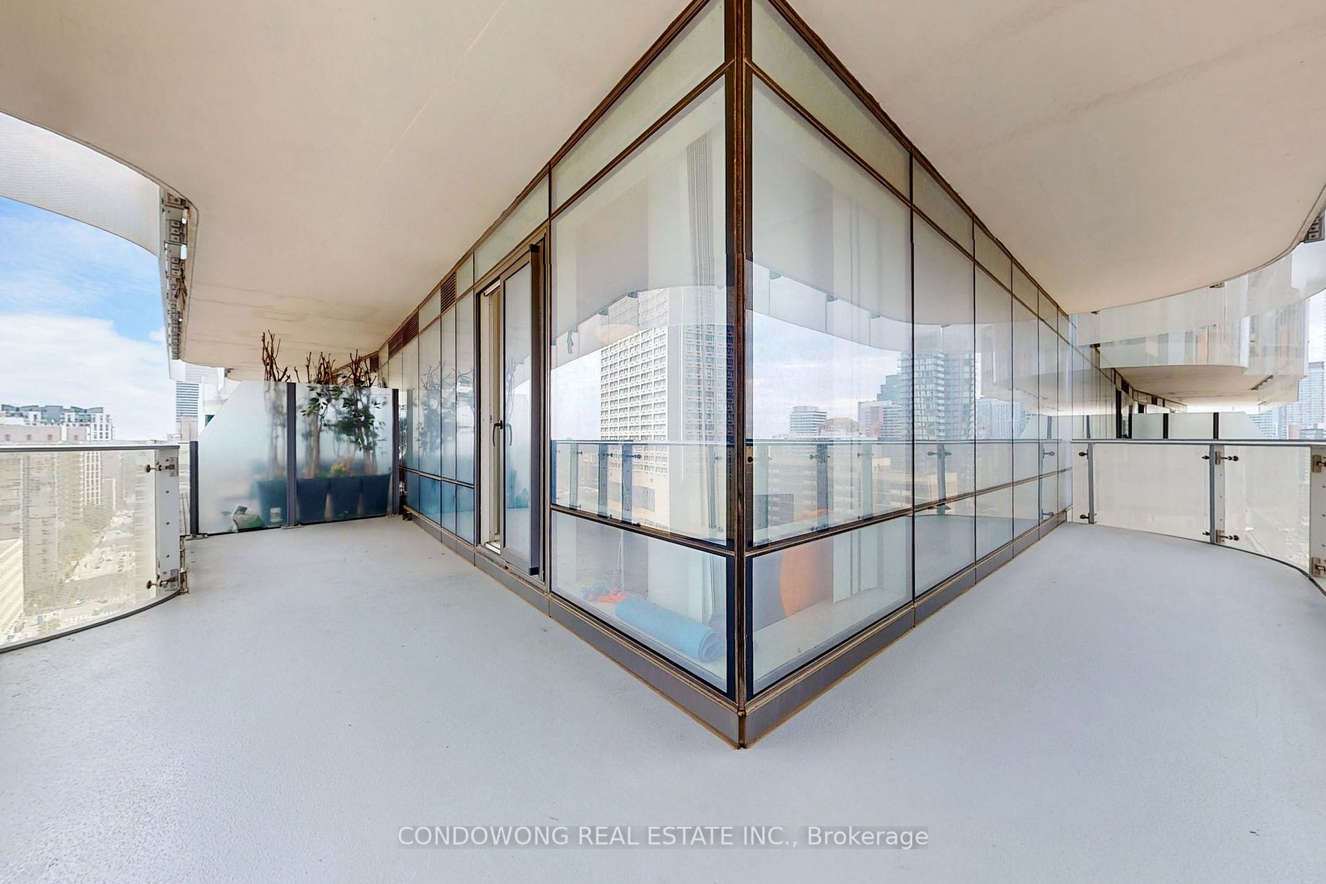 1 Bloor St E, #1710