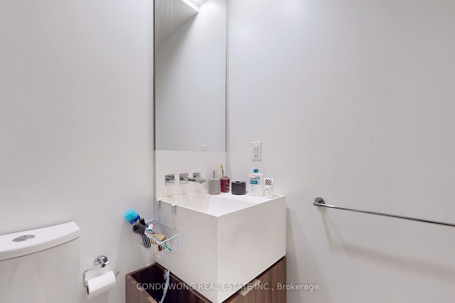 1 Bloor St E, #1710