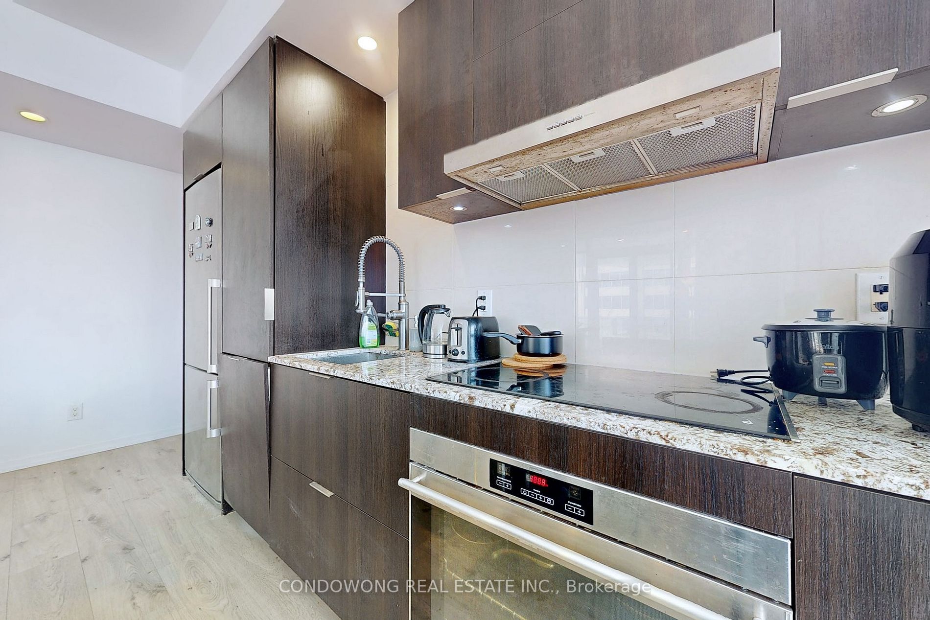 1 Bloor St E, #1710