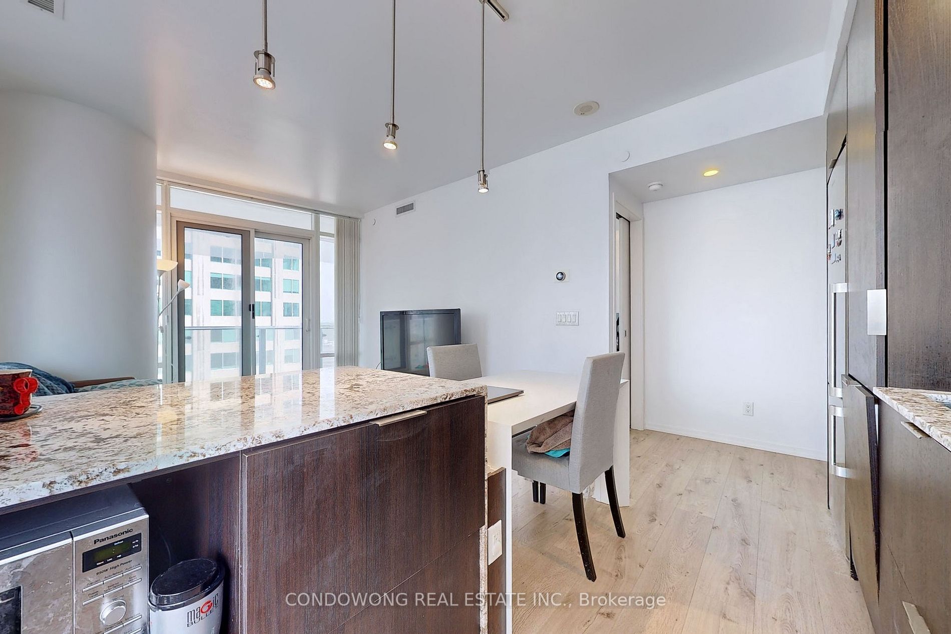 1 Bloor St E, #1710