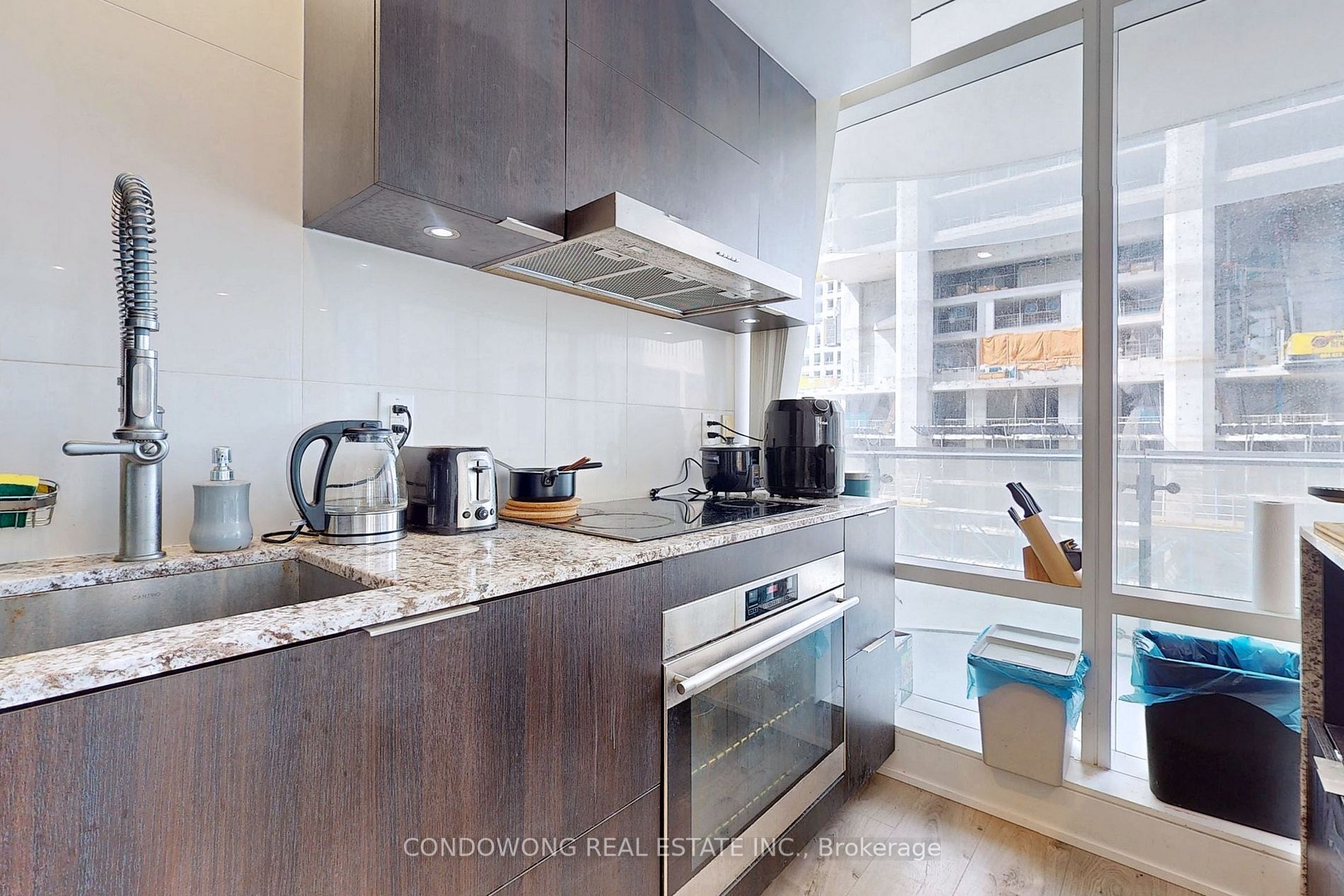 1 Bloor St E, #1710