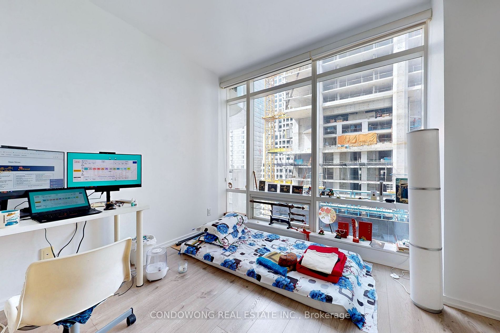 1 Bloor St E, #1710