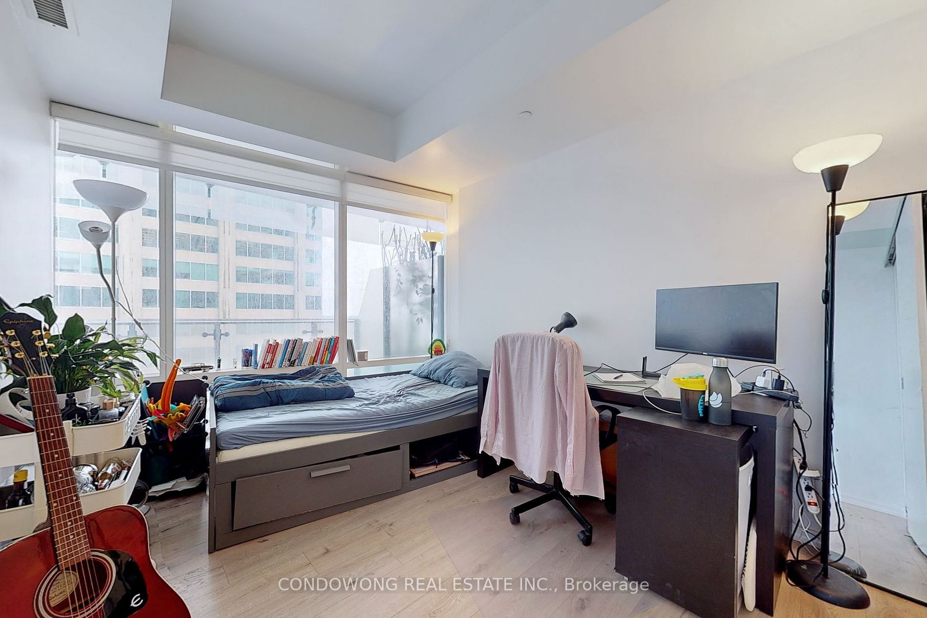 1 Bloor St E, #1710