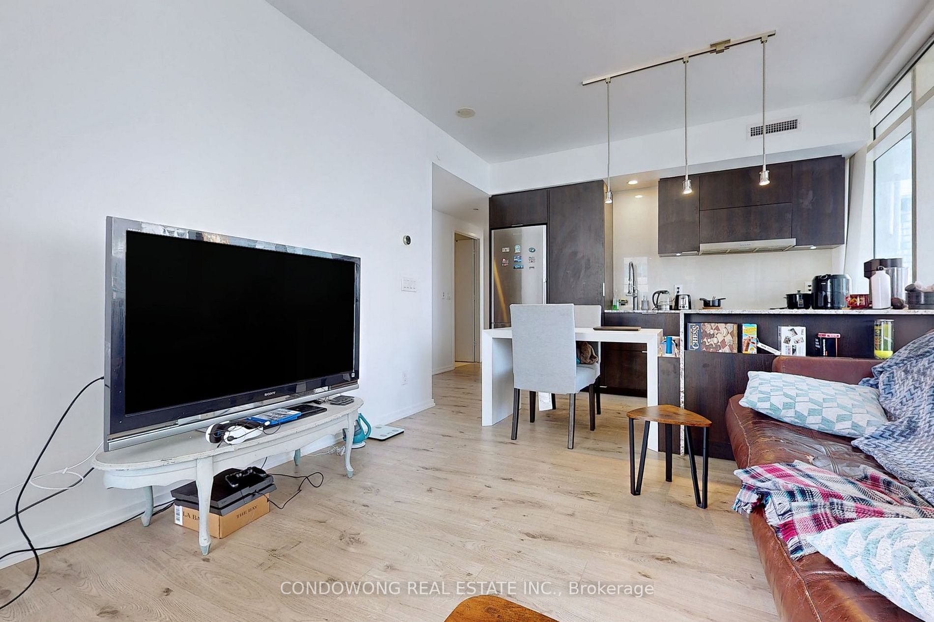 1 Bloor St E, #1710