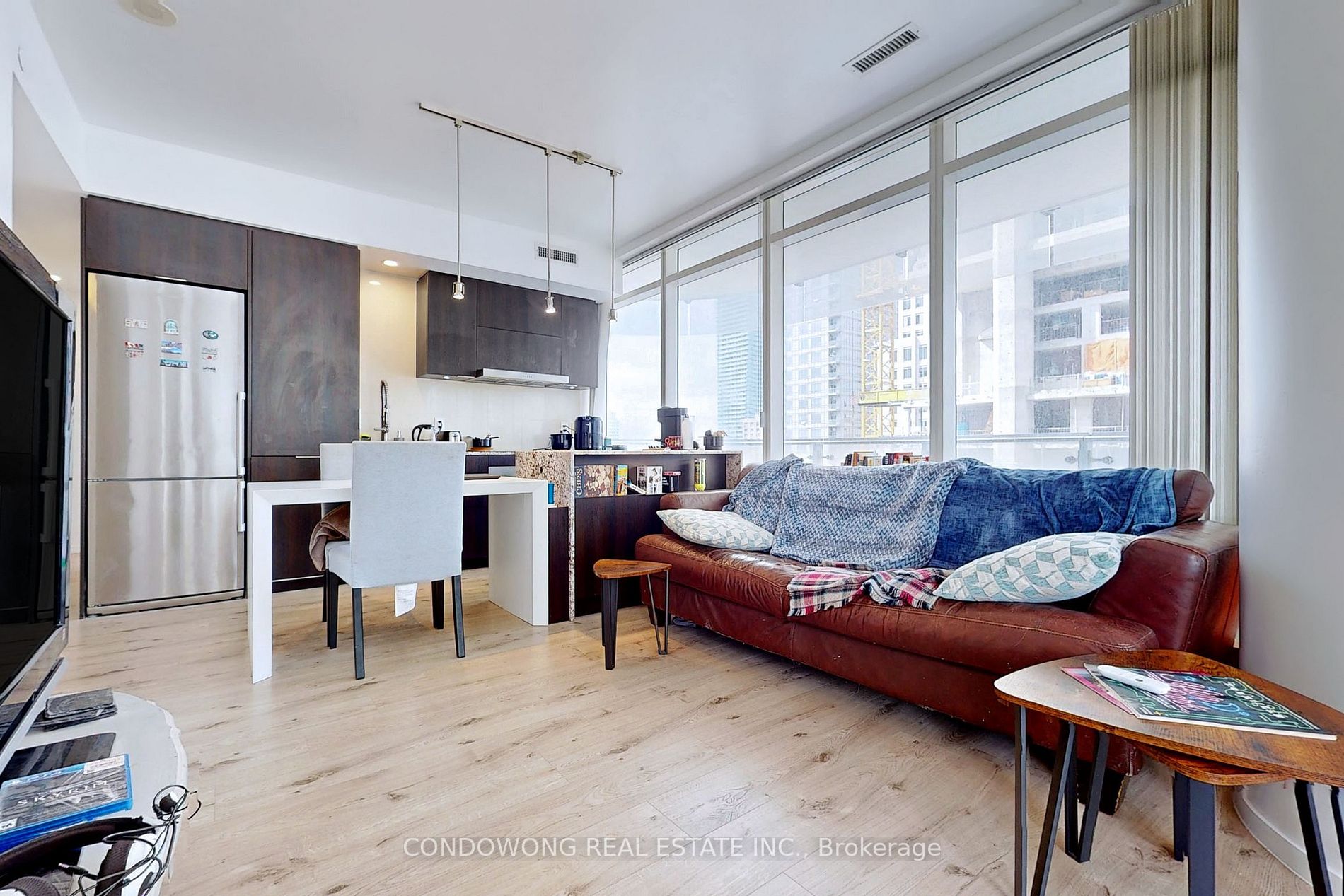 1 Bloor St E, #1710
