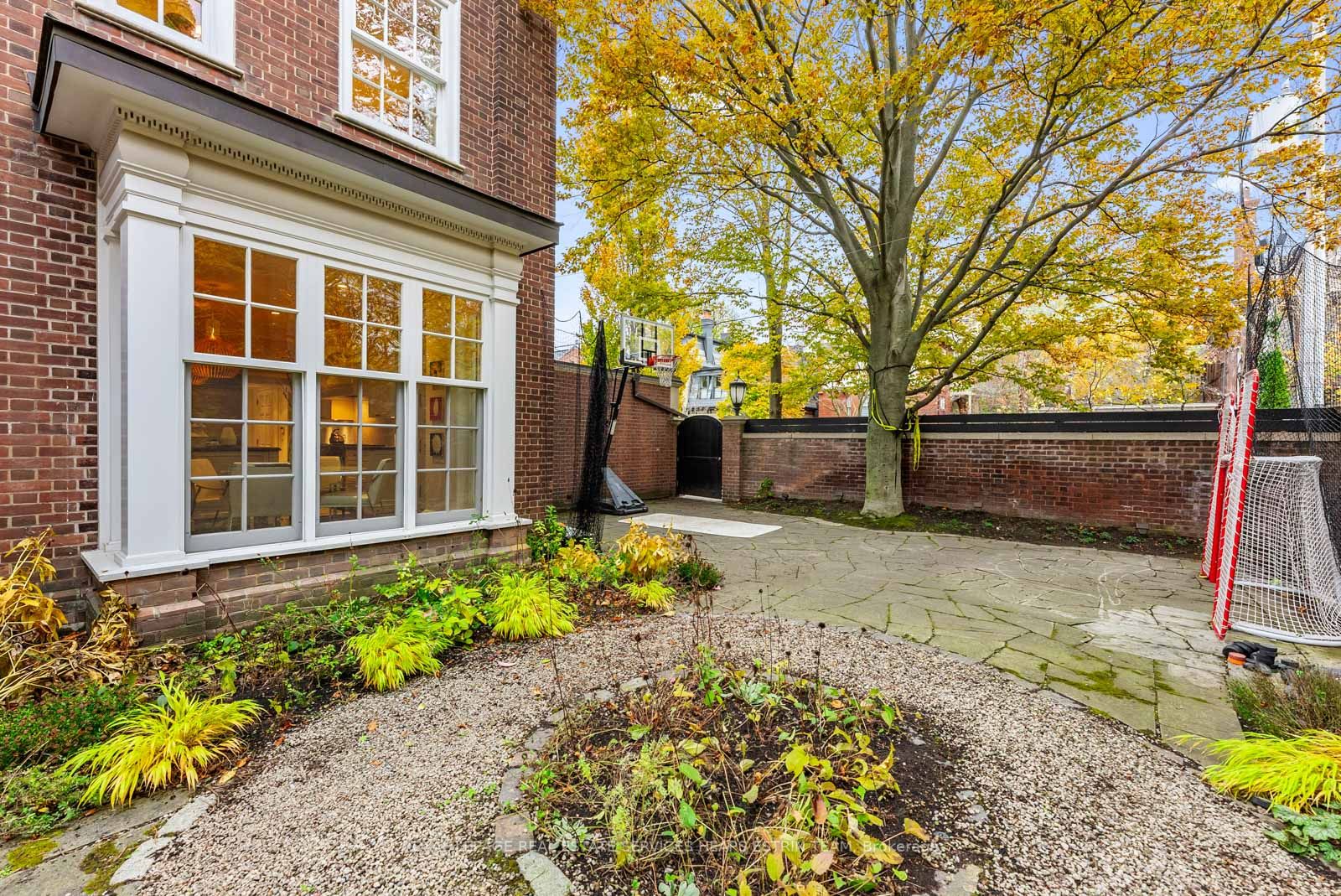 52 Rosedale Rd