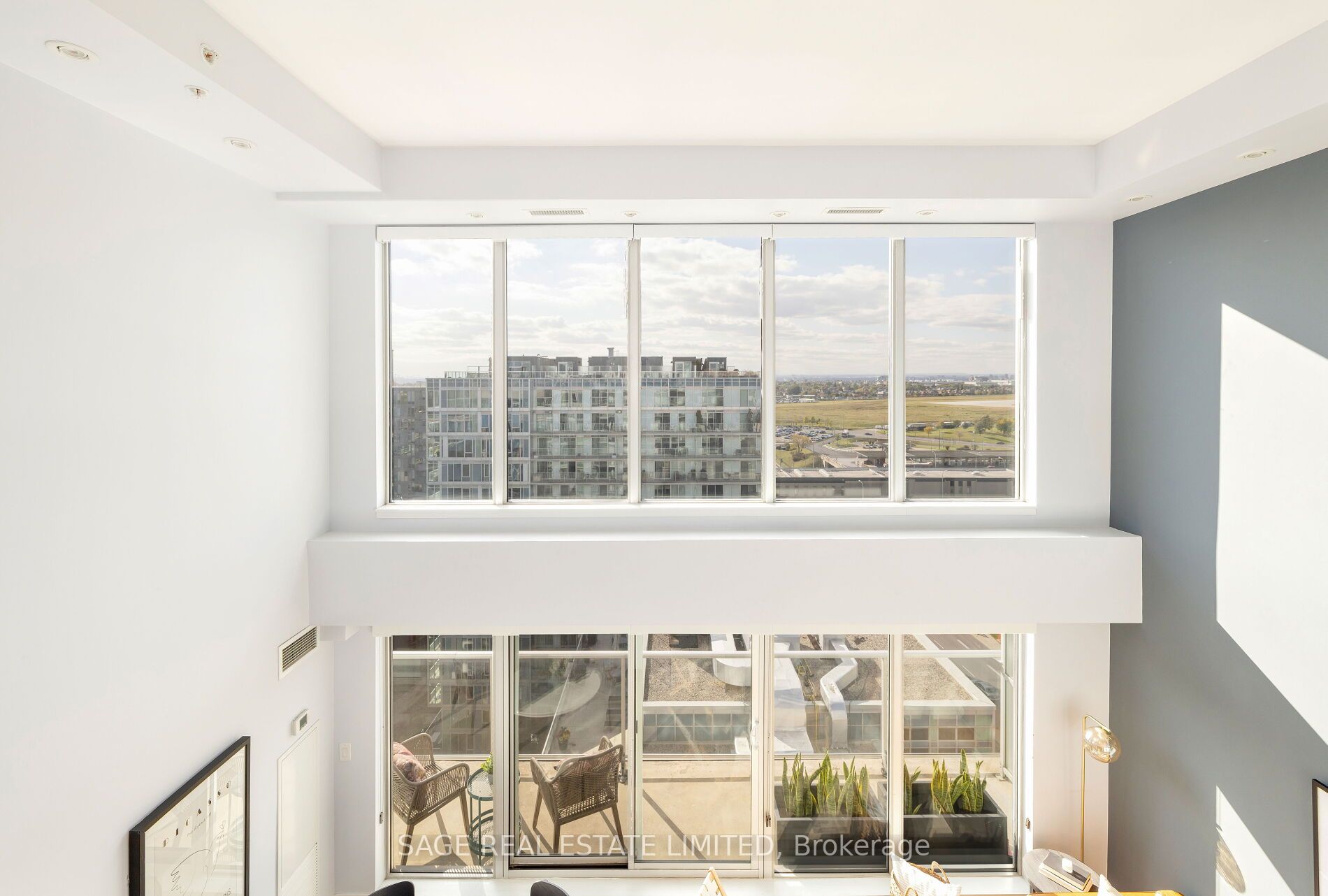 555 Wilson Ave, #Ph1401