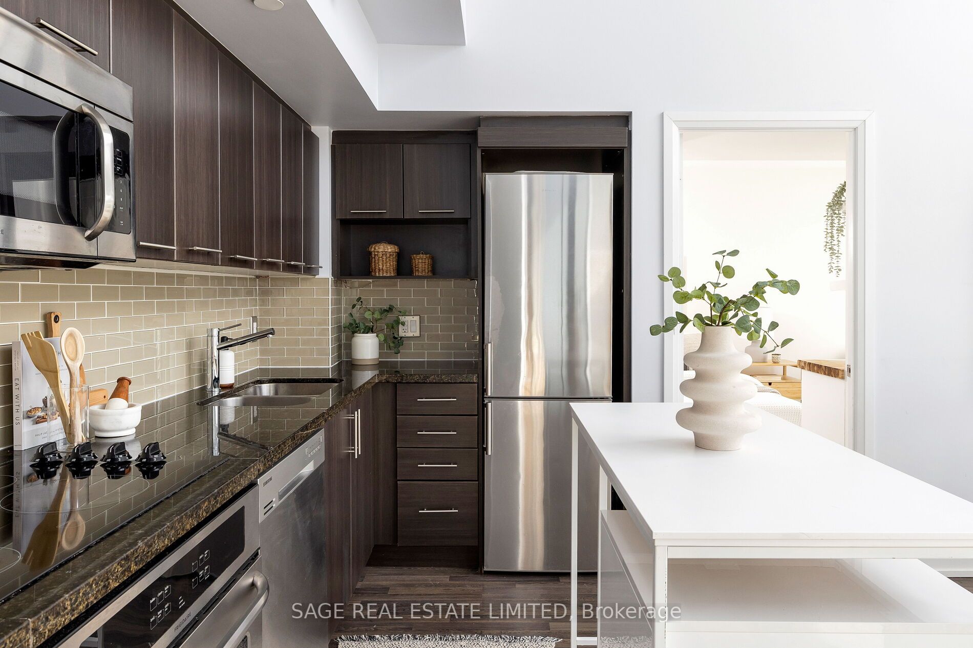 555 Wilson Ave, #Ph1401
