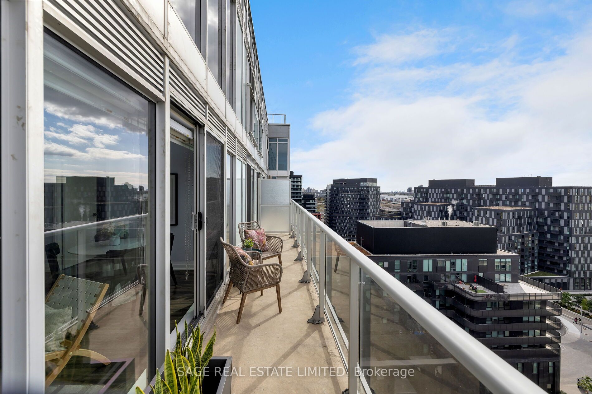 555 Wilson Ave, #Ph1401