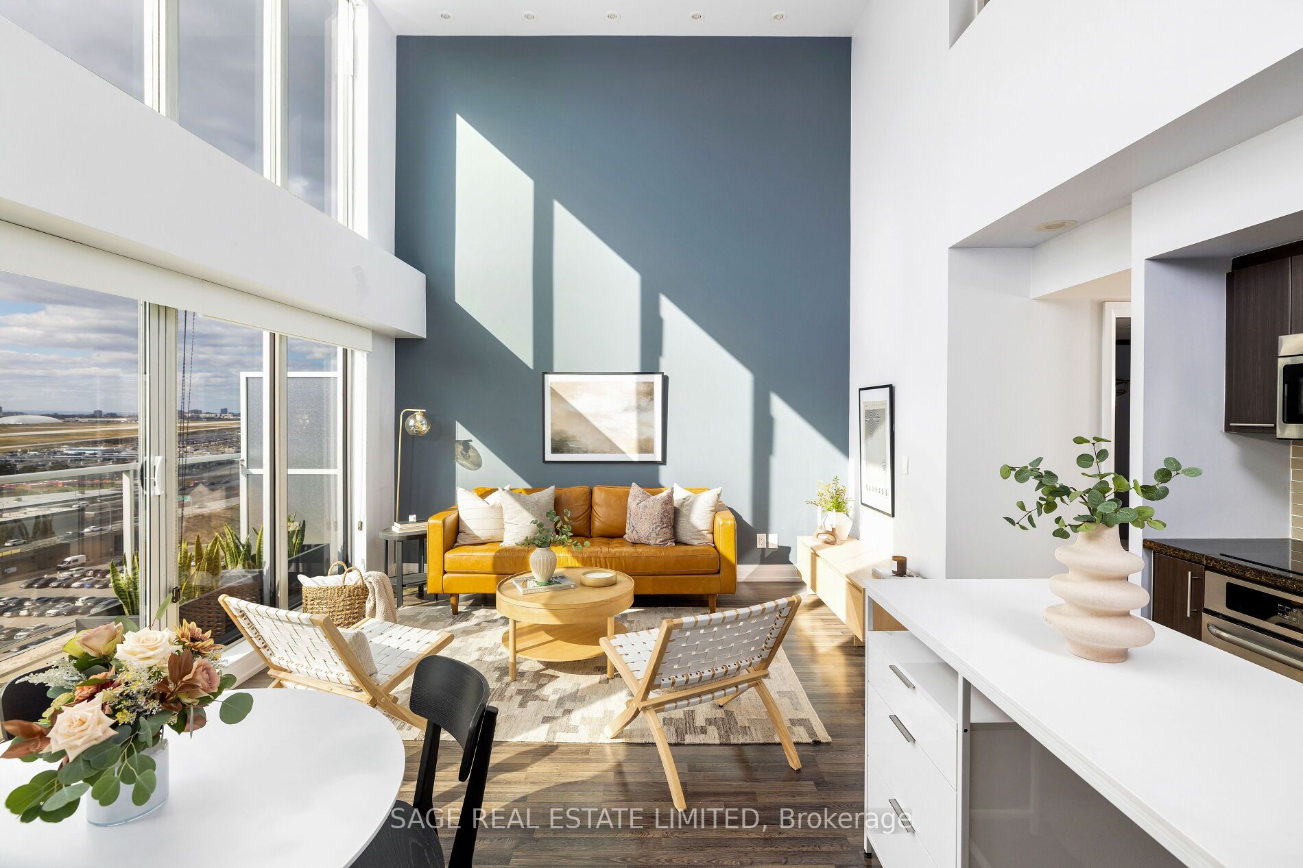 555 Wilson Ave, #Ph1401