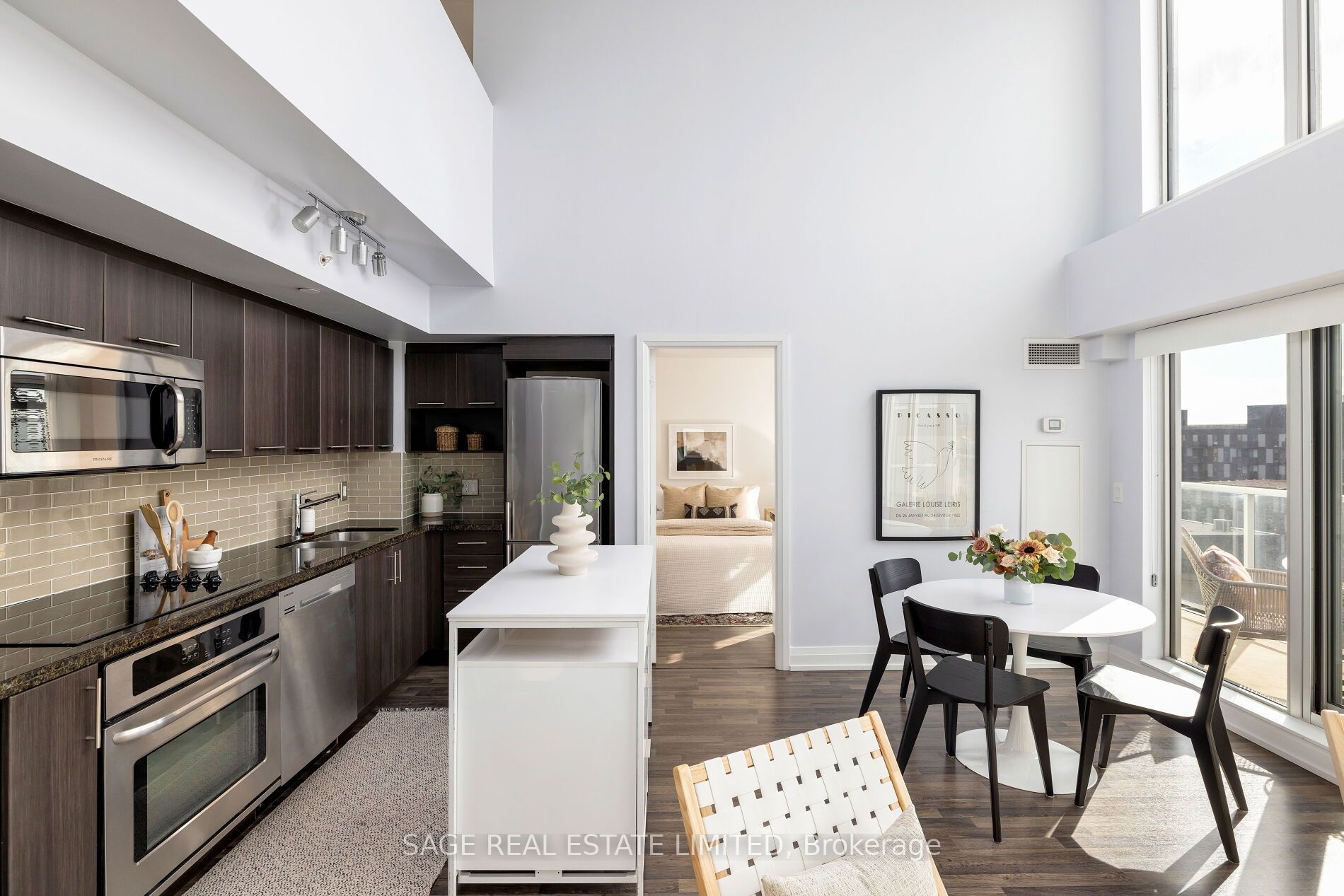 555 Wilson Ave, #Ph1401