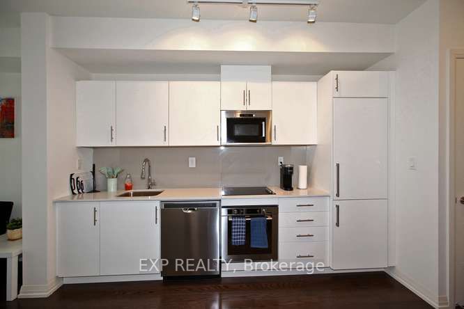 460 Adelaide St E, #525