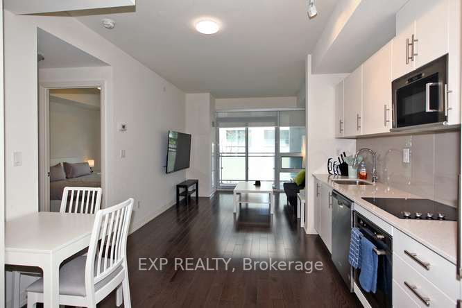 460 Adelaide St E, #525