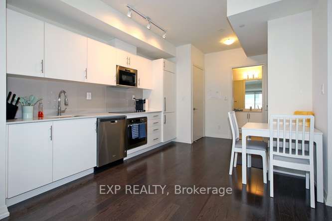 460 Adelaide St E, #525