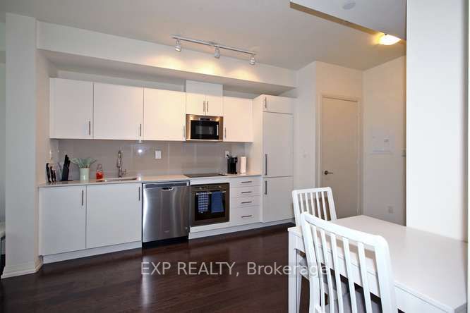 460 Adelaide St E, #525