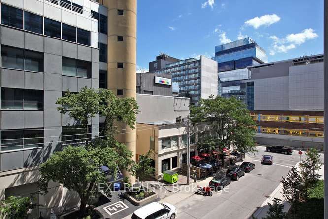 460 Adelaide St E, #525