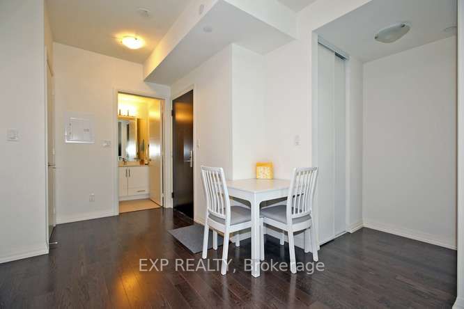460 Adelaide St E, #525