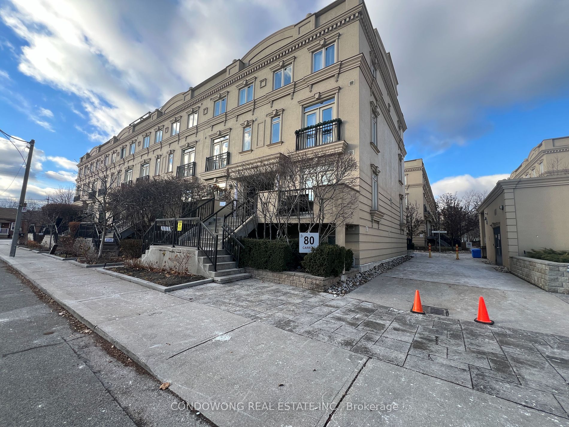 80 Carr St, #Th5