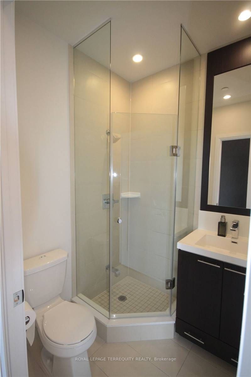 120 Harrison Garden Blvd, #206