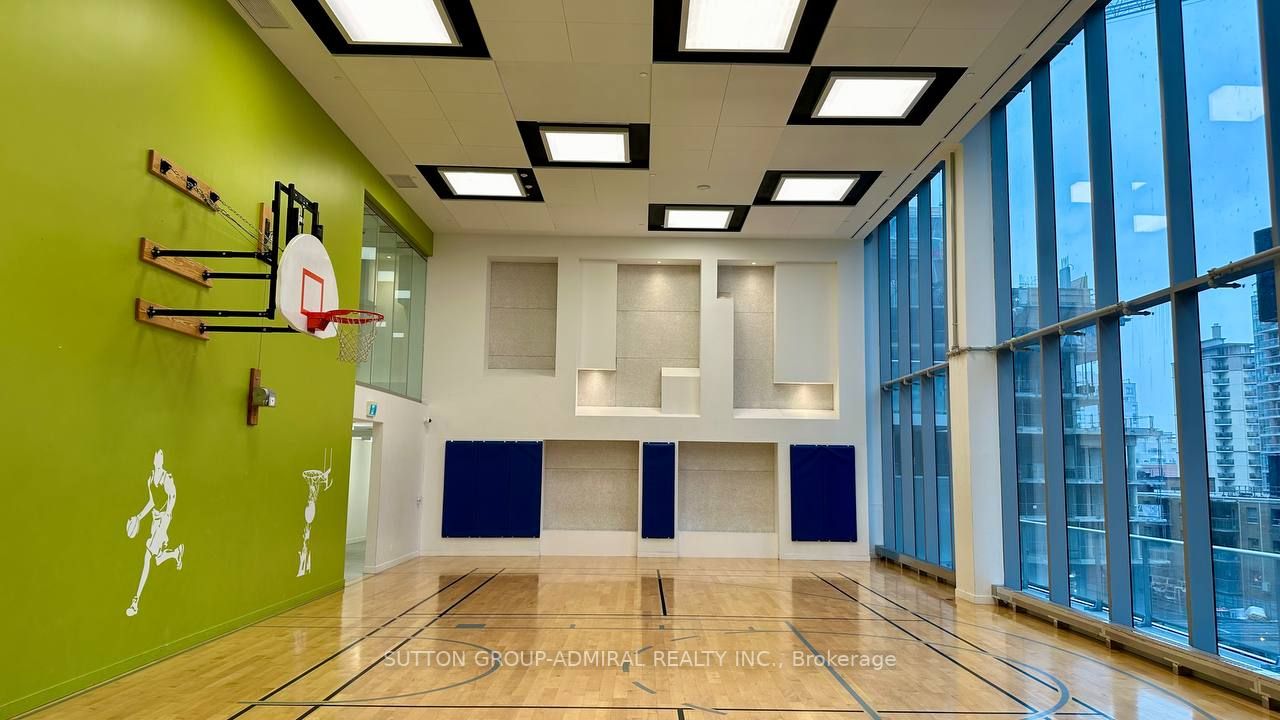 99 Broadway Ave, #2204